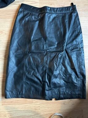Vintage Classic Black Leather Pencil Skirt
